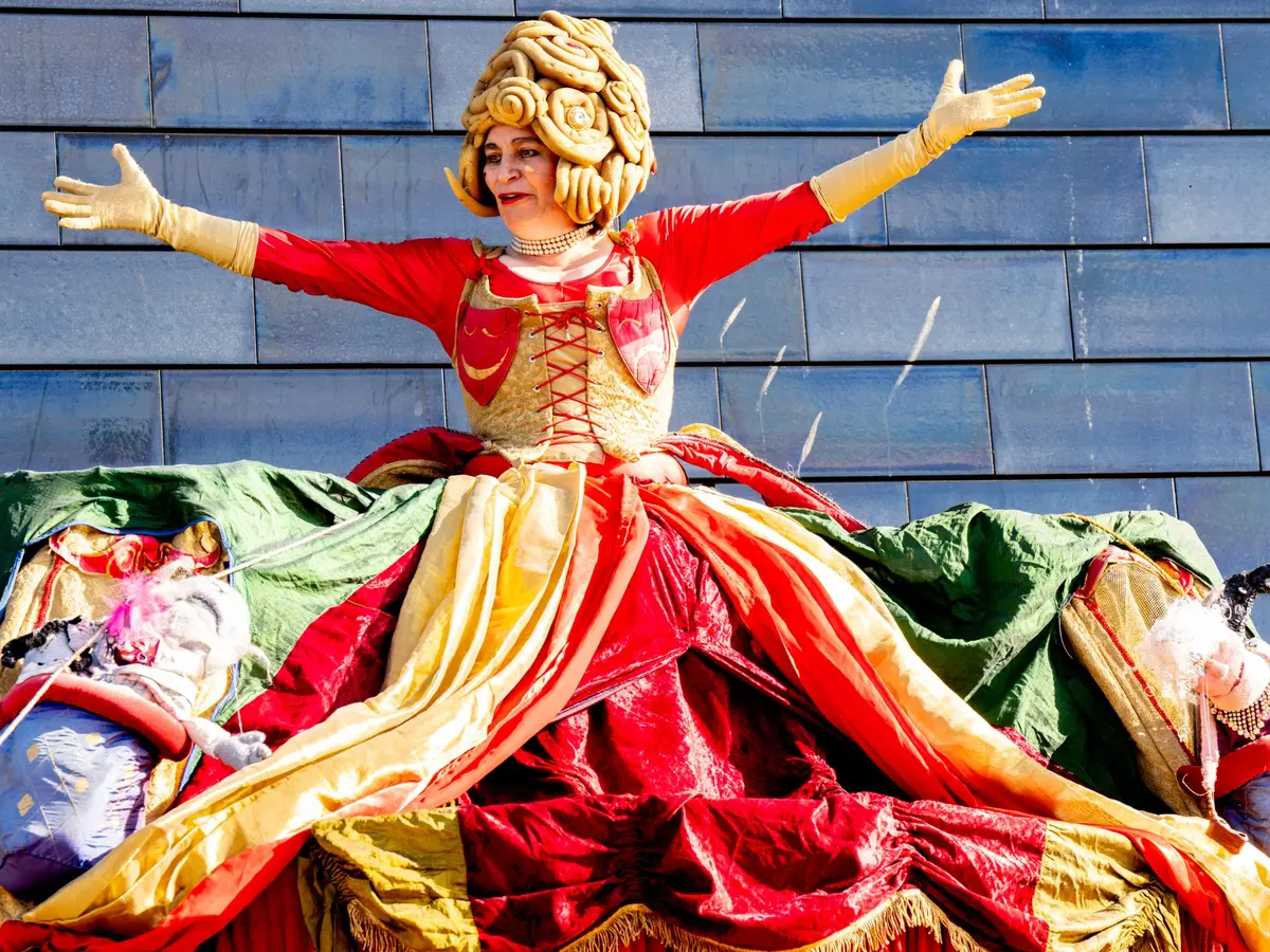 Dress Circle performing